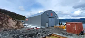 Veidekkes plasthall på Raudsand
